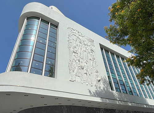 Facade and freize of the Batalha Centro de Cinema