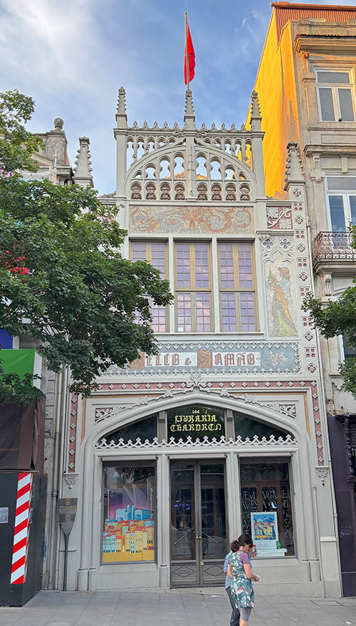 Bookstore, inspiration for Harry Potter's library