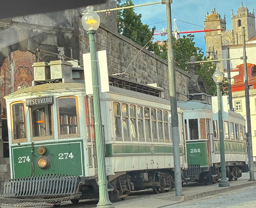 Street car, Porto Cathedral in the background