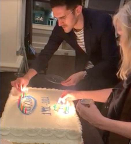 AIZEN 30th Anniversary : lighting candles on birthday cake 